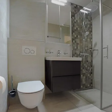 6303 Komplett Renoviertes Und Stilvolles Zum Wohlfuehlen