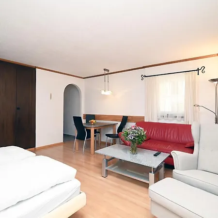 アパート 6303 Komplett Renoviertes Und Stilvolles Zum Wohlfuehlen *